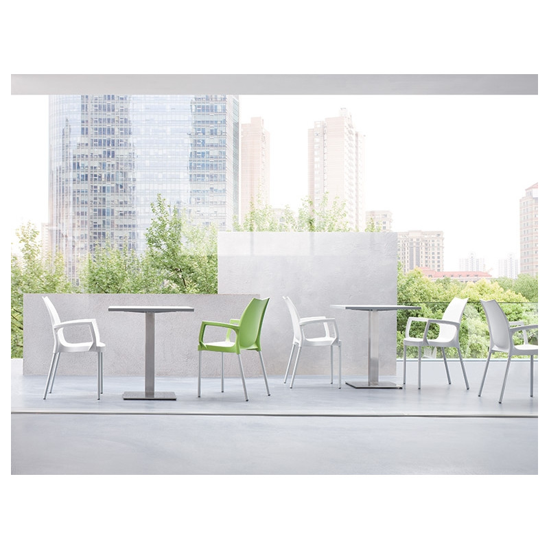 CHAISE PEXIGLAS EMPILABLE TULIP 48