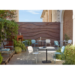 Chaise de Terrasse Empilable Contemporaine SISI - Le Chaisier