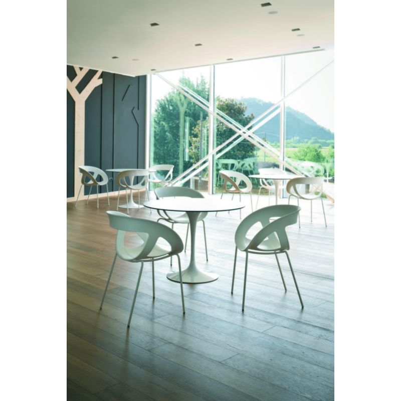 FAUTEUIL DESIGN ROND EMPILABLE EN POLYPROPYLÈNE MOEMA 69