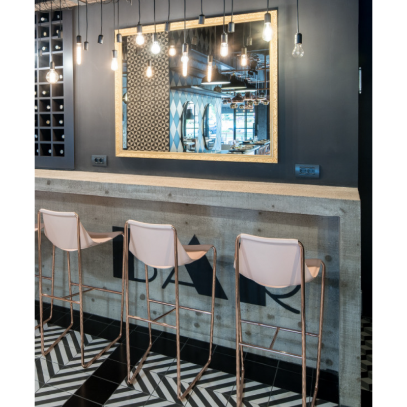 CHAISE HAUTE CONTEMPORAINE EN CUIR DESIGN APELLE