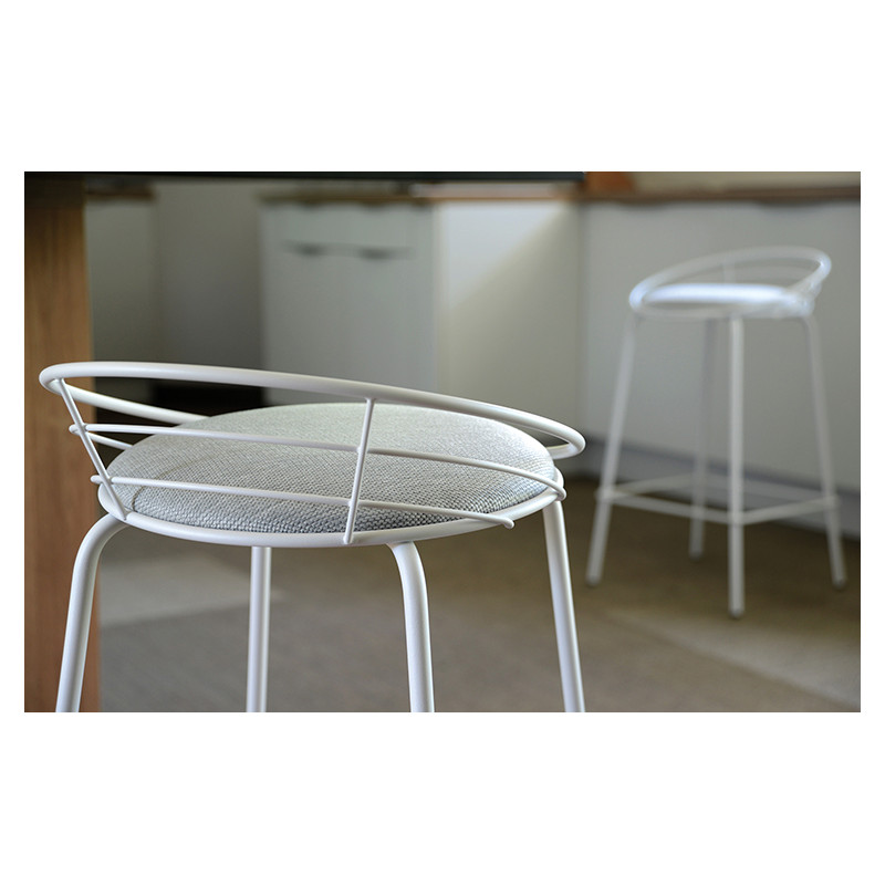 TABOURET DESIGN DOSSIER BAS EN MÉTAL YAËL ASSISE GARNIE