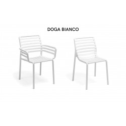 ENSEMBLE DE TERRASSE TABLE RIO ET CHAISES DOGA