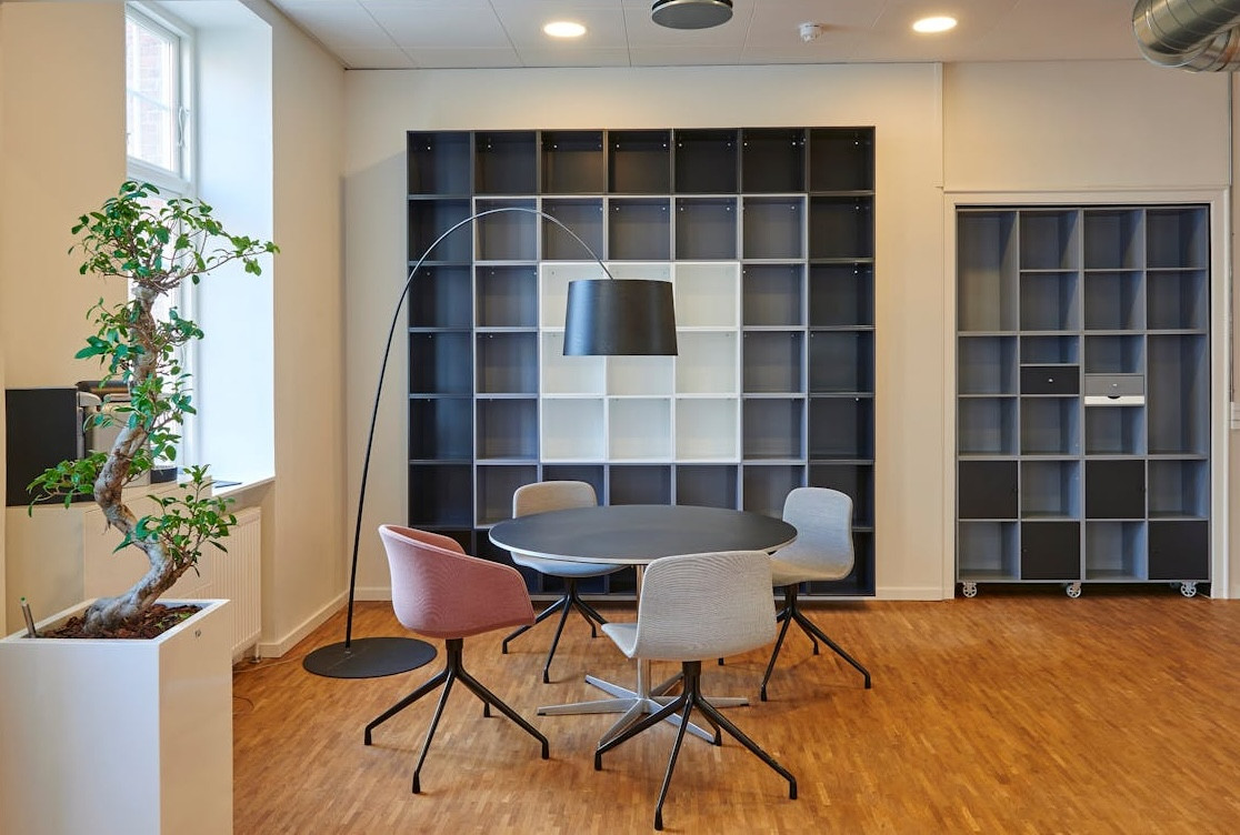 Comment assortir des chaises à une table ? Le chaisier